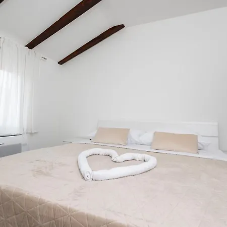 Marin Holiday home Umljanovic