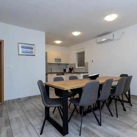 בית נופש Marin Umljanovic